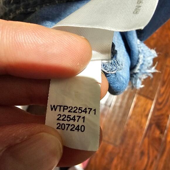 J Jill M Chambray Tank Top Sleeveless Scoop Neck Denim Blouse Travel Minimalist - Picture 9 of 10